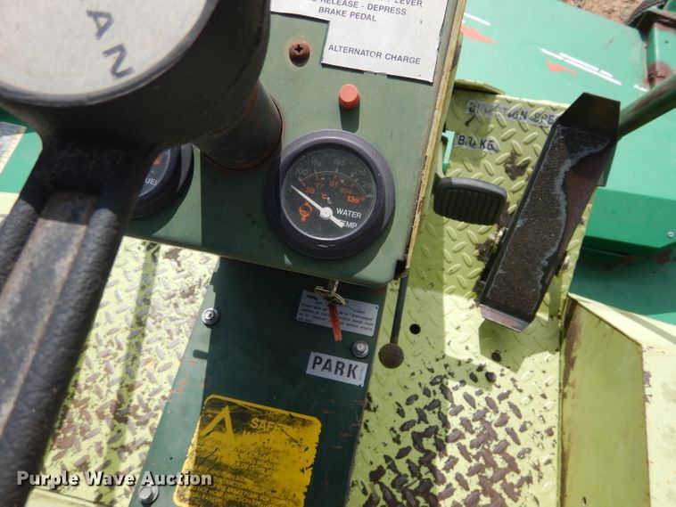 image for item DF2653 2002 Cushman Frontline 898807  lawn mower