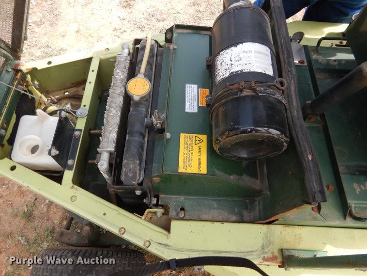 image for item DF2653 2002 Cushman Frontline 898807  lawn mower