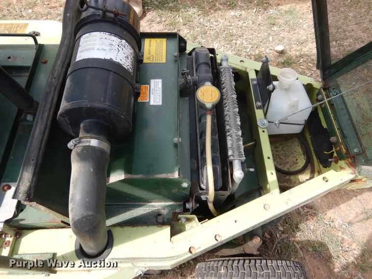 image for item DF2653 2002 Cushman Frontline 898807  lawn mower