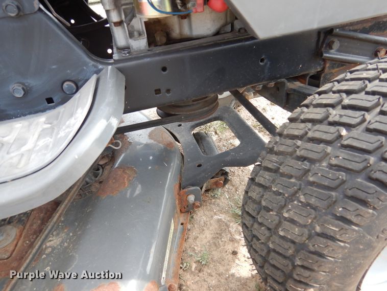 image for item DF2654 2004 Husqvarna GTH2548  lawn mower