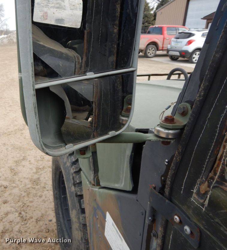 image for item DF6491 1990 Am General M998 Humvee  SUV