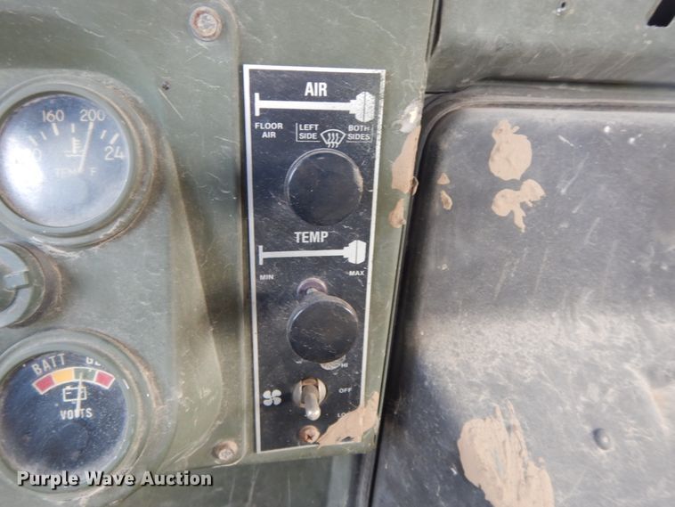 image for item DF6491 1990 Am General M998 Humvee  SUV