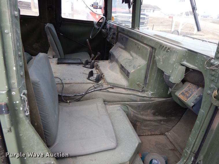 image for item DF6491 1990 Am General M998 Humvee  SUV