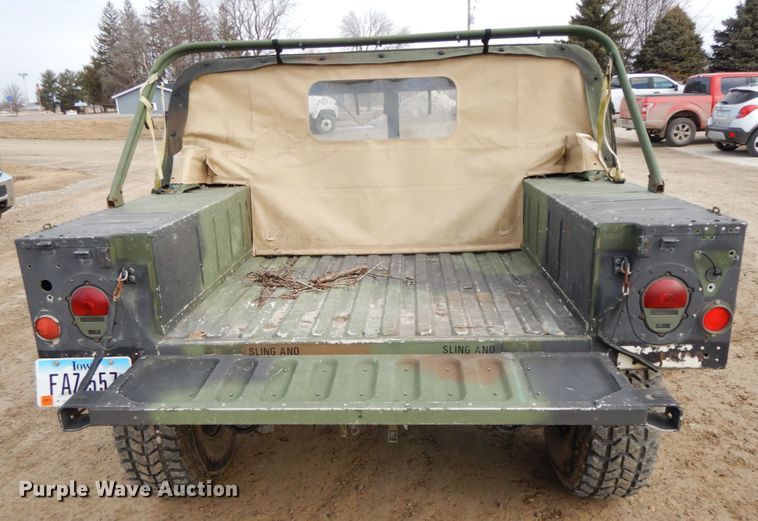 image for item DF6491 1990 Am General M998 Humvee  SUV
