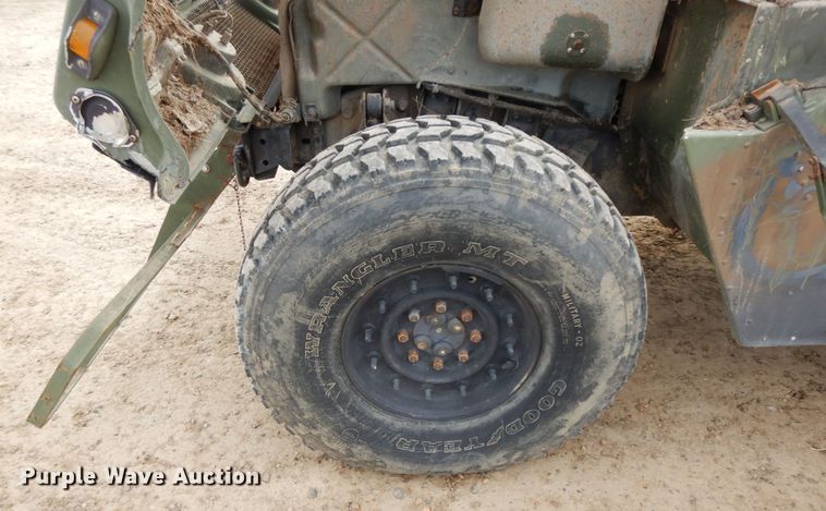 image for item DF6491 1990 Am General M998 Humvee  SUV