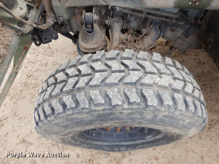 image for item DF6491 1990 Am General M998 Humvee  SUV