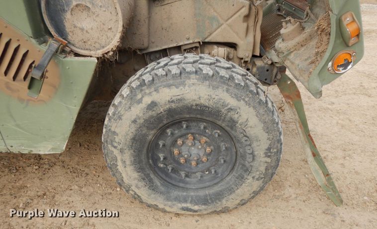 image for item DF6491 1990 Am General M998 Humvee  SUV