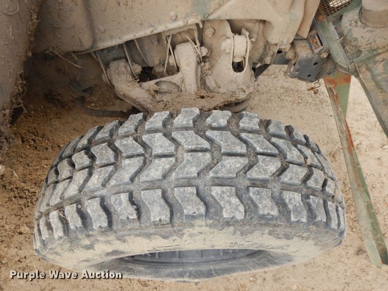 image for item DF6491 1990 Am General M998 Humvee  SUV