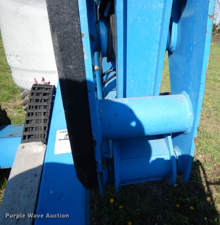 image for item DF6770 1999 Genie Z45/25  boom lift