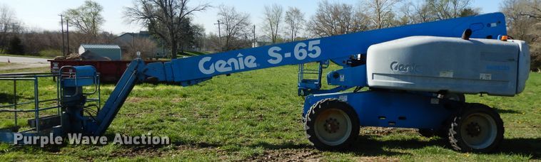 image for item DF6771 2004 Genie S-65  boom lift