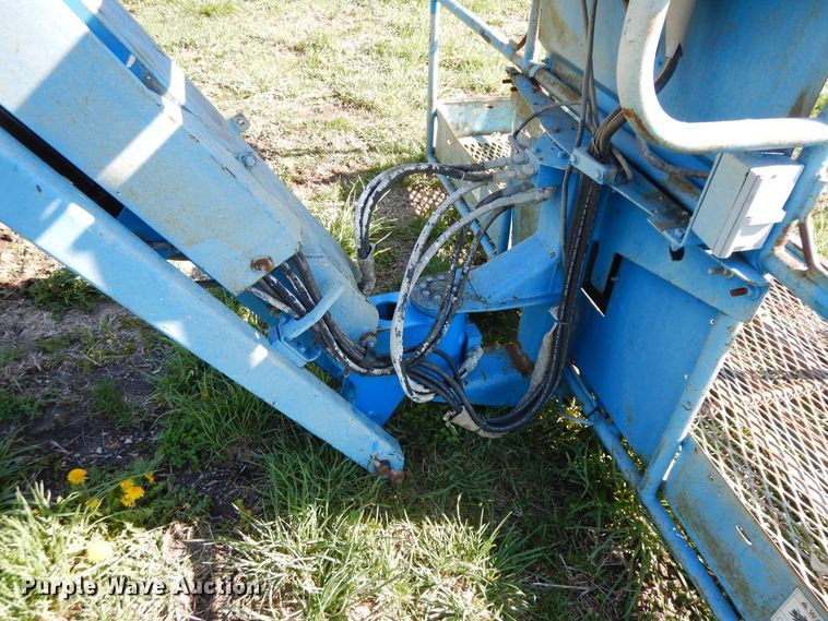 image for item DF6771 2004 Genie S-65  boom lift