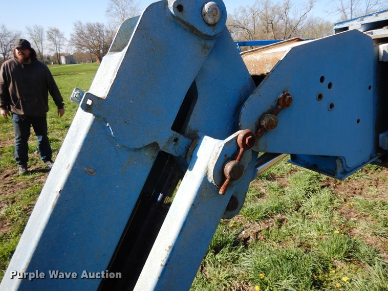 image for item DF6771 2004 Genie S-65  boom lift