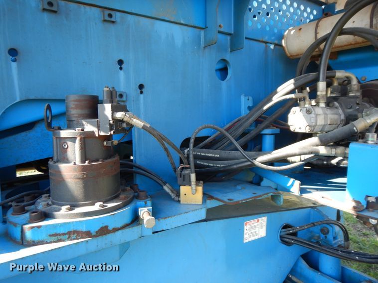 image for item DF6771 2004 Genie S-65  boom lift