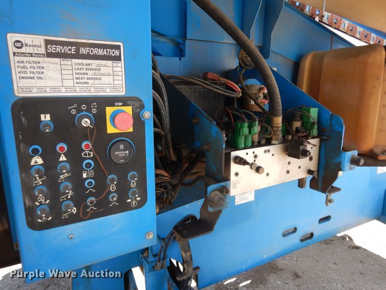 image for item DF6771 2004 Genie S-65  boom lift