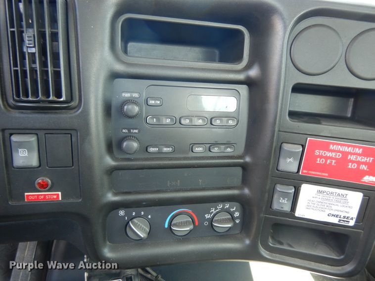 image for item DF6773 2005 GMC C4500  bucket truck