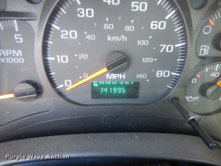 image for item DF6773 2005 GMC C4500  bucket truck