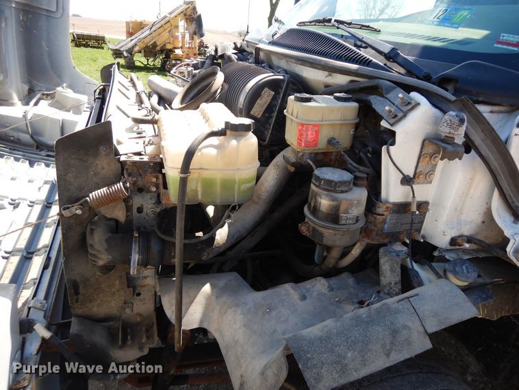 image for item DF6773 2005 GMC C4500  bucket truck