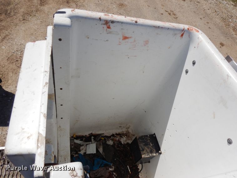 image for item DF6773 2005 GMC C4500  bucket truck