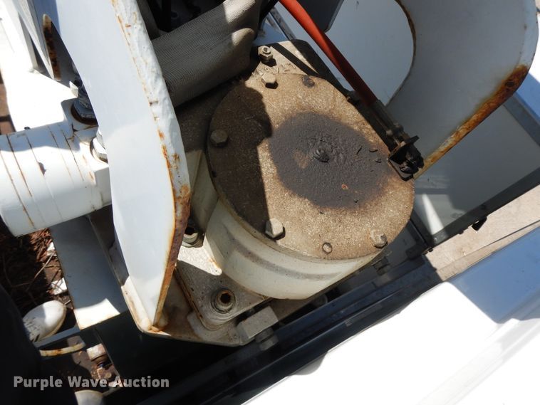 image for item DF6773 2005 GMC C4500  bucket truck