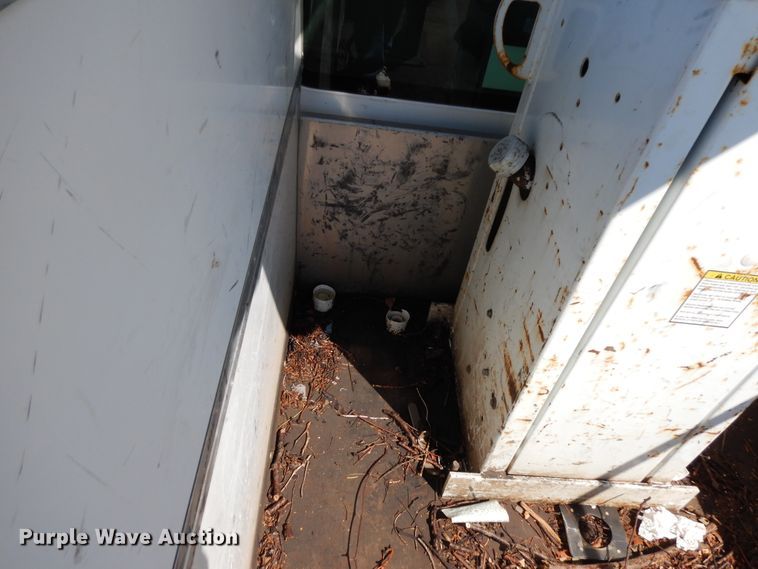 image for item DF6773 2005 GMC C4500  bucket truck