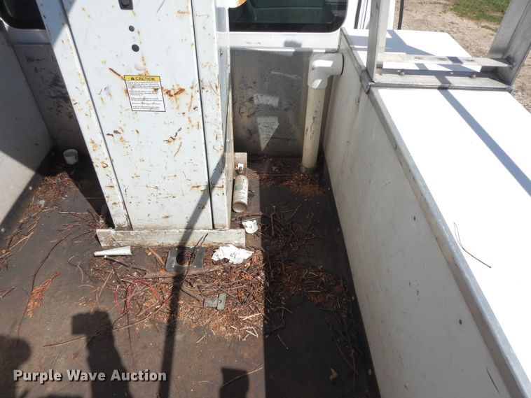 image for item DF6773 2005 GMC C4500  bucket truck