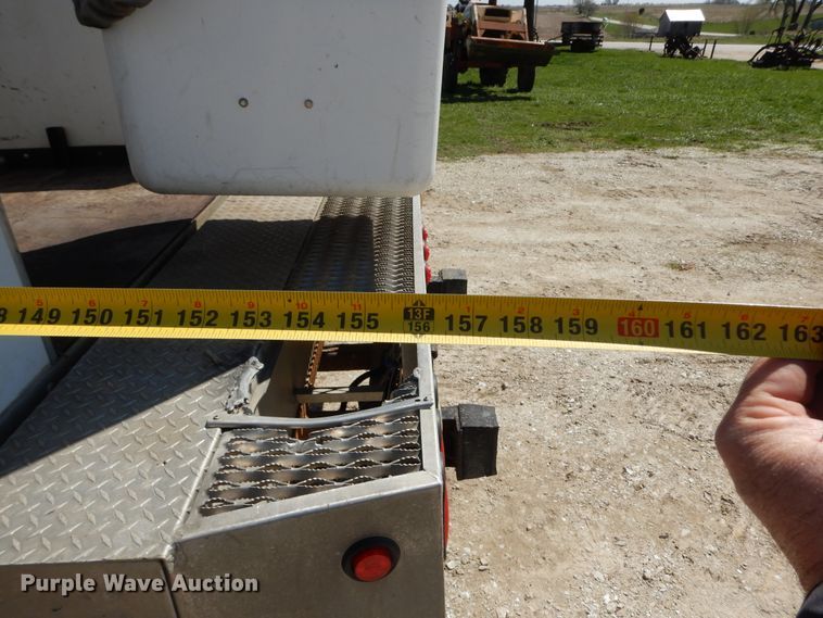 image for item DF6773 2005 GMC C4500  bucket truck