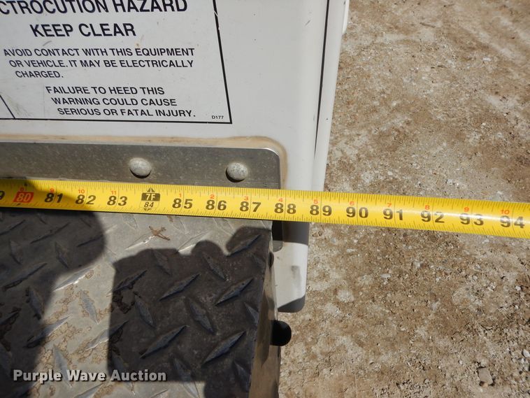 image for item DF6773 2005 GMC C4500  bucket truck