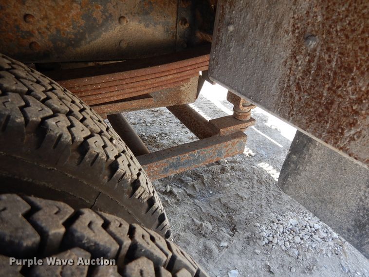 image for item DF6773 2005 GMC C4500  bucket truck