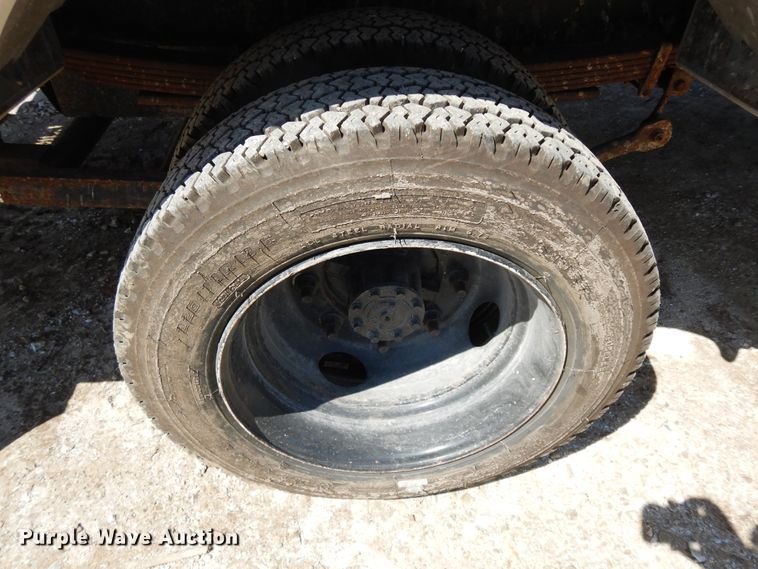 image for item DF6773 2005 GMC C4500  bucket truck