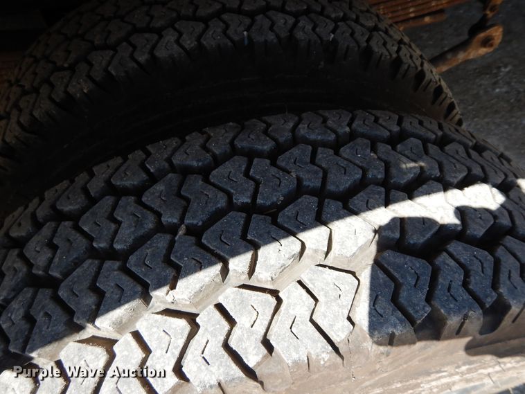 image for item DF6773 2005 GMC C4500  bucket truck