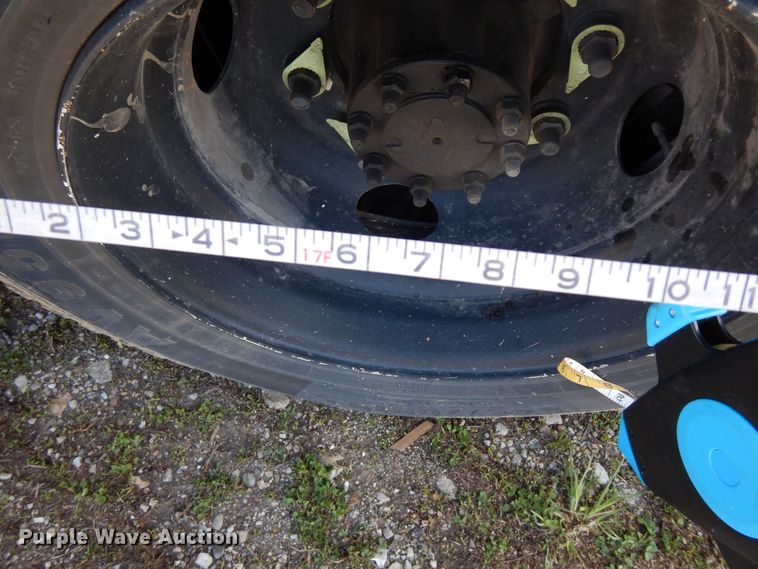 image for item DF6773 2005 GMC C4500  bucket truck