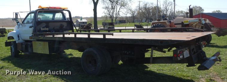 image for item DF6783 2002 Chevrolet C6500  rollback truck