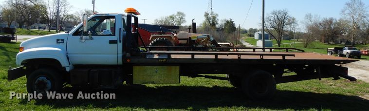 image for item DF6783 2002 Chevrolet C6500  rollback truck