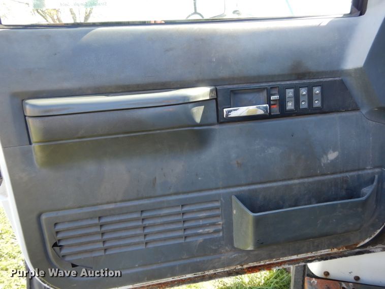 image for item DF6783 2002 Chevrolet C6500  rollback truck