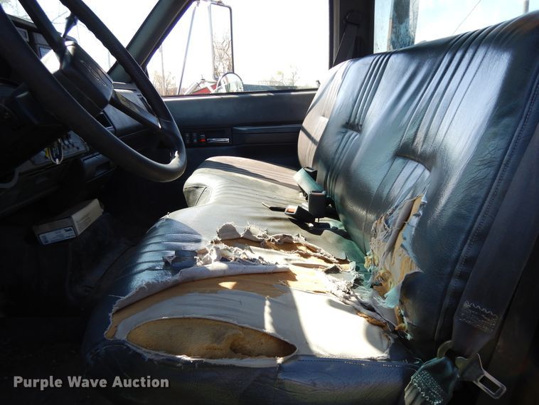 image for item DF6783 2002 Chevrolet C6500  rollback truck