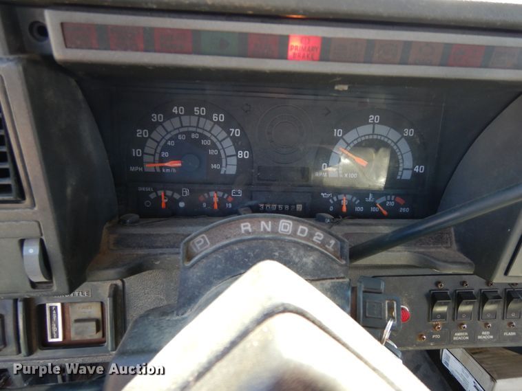 image for item DF6783 2002 Chevrolet C6500  rollback truck