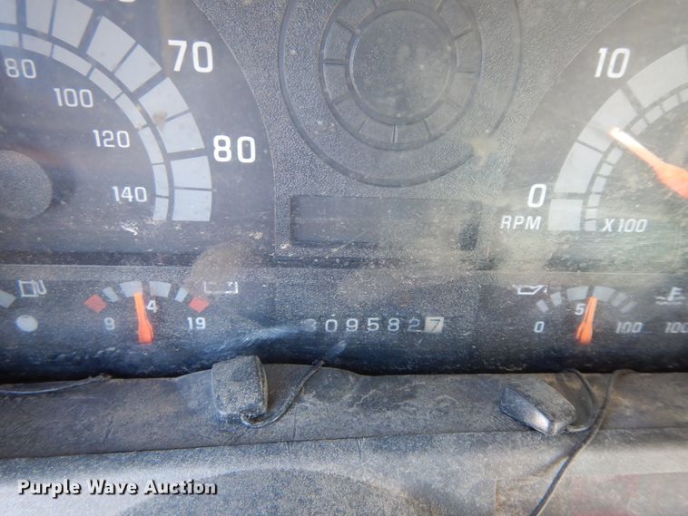 image for item DF6783 2002 Chevrolet C6500  rollback truck