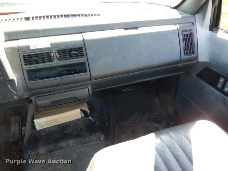 image for item DF6783 2002 Chevrolet C6500  rollback truck