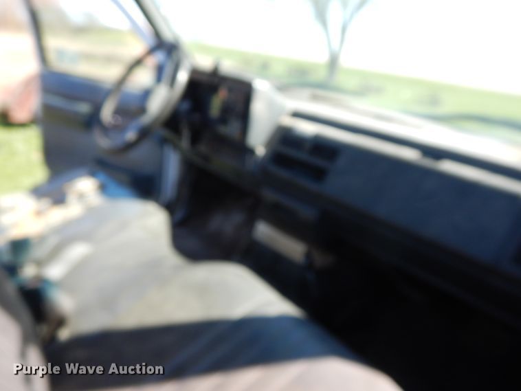 image for item DF6783 2002 Chevrolet C6500  rollback truck