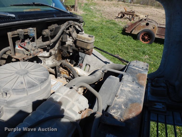 image for item DF6783 2002 Chevrolet C6500  rollback truck