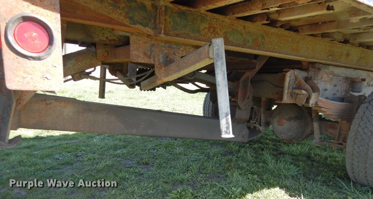 image for item DF6783 2002 Chevrolet C6500  rollback truck