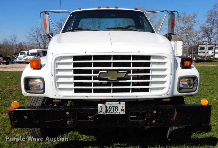 image for item DF6783 2002 Chevrolet C6500  rollback truck