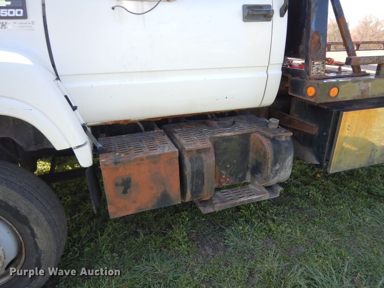 image for item DF6783 2002 Chevrolet C6500  rollback truck