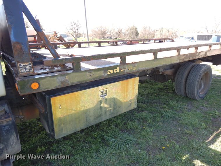 image for item DF6783 2002 Chevrolet C6500  rollback truck