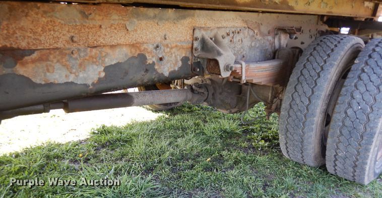 image for item DF6783 2002 Chevrolet C6500  rollback truck