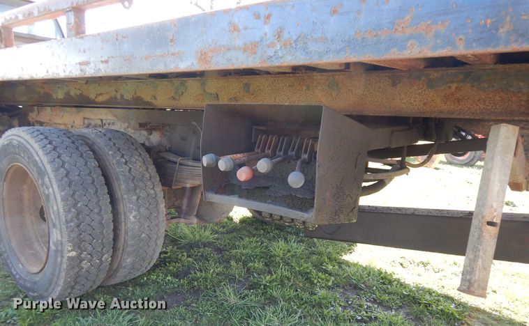 image for item DF6783 2002 Chevrolet C6500  rollback truck