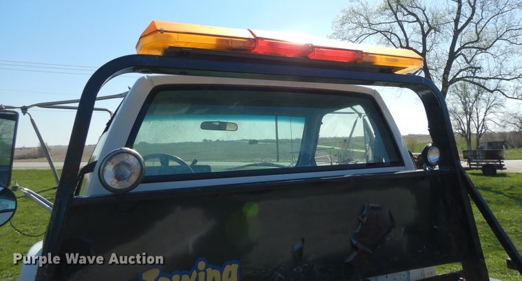 image for item DF6783 2002 Chevrolet C6500  rollback truck