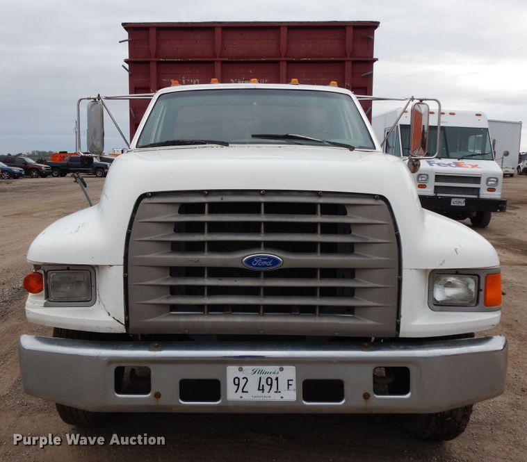 image for item DF6790 1995 Ford F700  grain truck