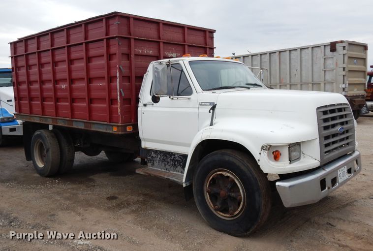 image for item DF6790 1995 Ford F700  grain truck