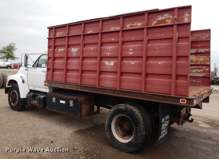 image for item DF6790 1995 Ford F700  grain truck